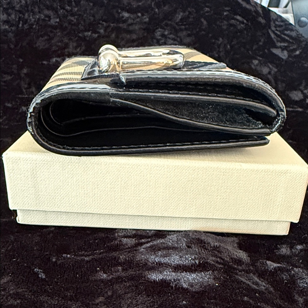 Pre-Owned Burberry Nova Check Wallet - Picture 7 of 11
